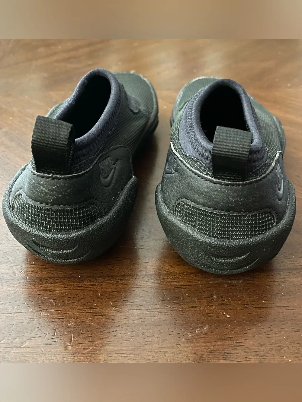 NIKE WATER SHOES SZ 6